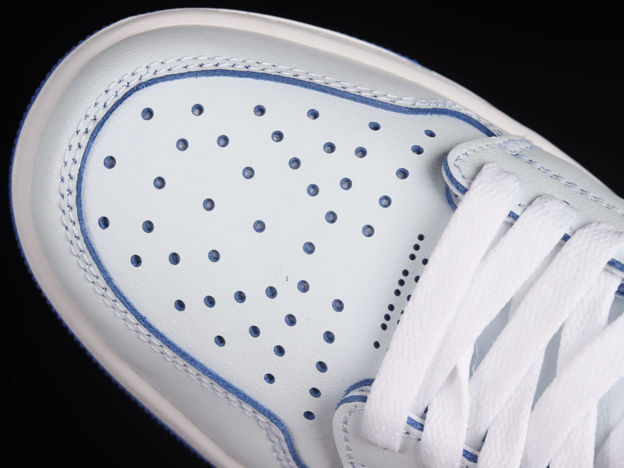 All categories Air Jordan Jordan series basketball shoes Air Jordan 1 High Air Jordan 1 Zoom CMFT "25 Years In China" AJ1 Joe 1 commemorative high-top basketball shoes DV5575-140